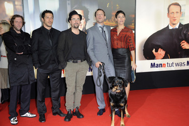 Oliver Korittke, Fahri Yardim, Jan Josef Liefers, Wotan Wilke Möhring mit Hund Bruno, Jasmin Gerat