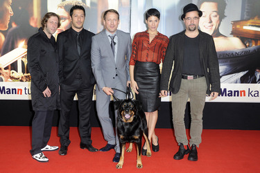 Oliver Korittke, Fahri Yardim, Wotan Wilke Möhring mit Hund Bruno, Jasmin Gerat, Jan Josef Liefers