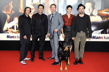 Oliver Korittke, Fahri Yardim, Wotan Wilke Möhring mit Hund Bruno, Jasmin Gerat, Jan Josef Liefers