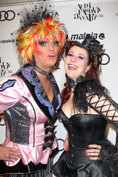 Olivia Jones, Eve Champagne