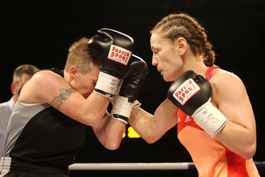 Renata Domsodi, Ina Menzer