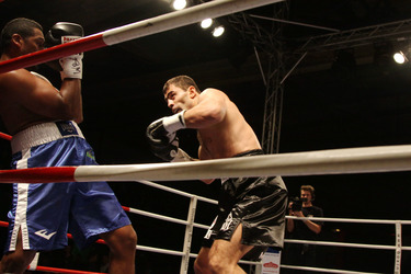 Epifanio 'Diamante' Mendoza, Rakhim 'The Machine' Chakhkiev