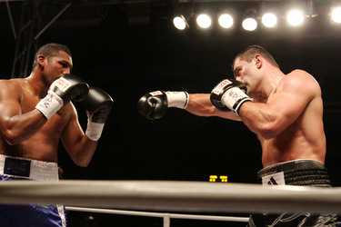 Epifanio 'Diamante' Mendoza, Rakhim 'The Machine' Chakhkiev