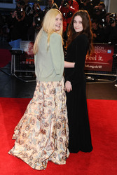 Elle Fanning, Alice Englert