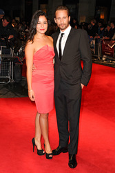 Matthias Schoenaerts mit Begleitung