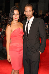 Matthias Schoenaerts mit Begleitung