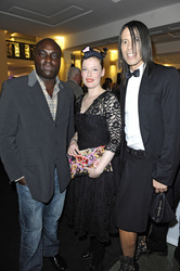 Nana Kwame Abrowka, Enie van de Meiklokjes, Jorge Gonzalez