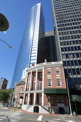 Our Lady of the Holy Rosary Church und James Watson House