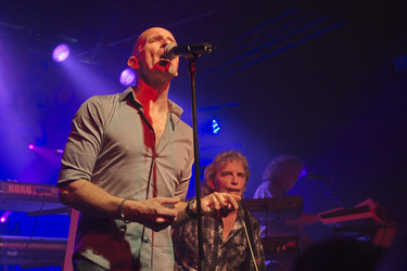 Michael Sadler, Jim Crichton (Saga)