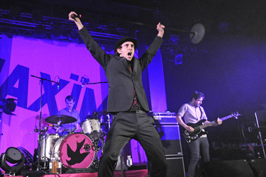 Tom English, Paul Smith, Archis Tiku (Maximo Park)