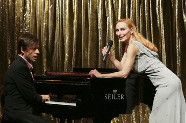 Adam Benzwi, Andrea Sawatzki