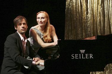 Adam Benzwi, Andrea Sawatzki