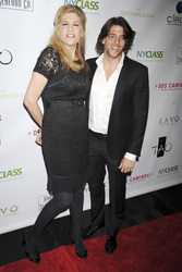 Kristen Johnston mit Begleitung