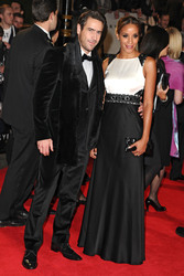 Ola Rapace mit Begleitung