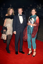 Ralph Fiennes mit Begleitung