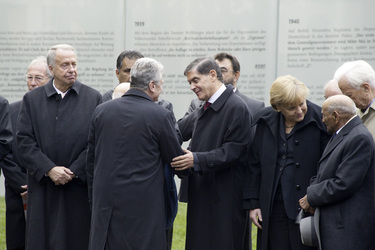 Norbert Lammert, Joachim Gauck, Romani Rose, Angela Merkel