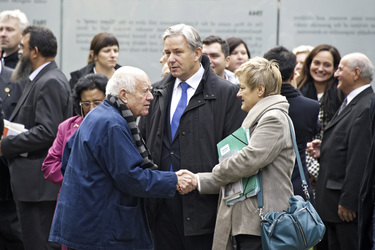Dani Karavan, Klaus Wowereit, Renate Künast