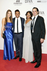 Daniel Aminati mit Zwillingsschwester Keturah und Freundin Anja