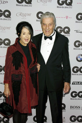 Nino Cerruti mit Begleitung