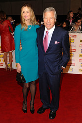 Ricki Noel Lander, Robert Kraft