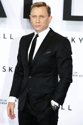 Daniel Craig