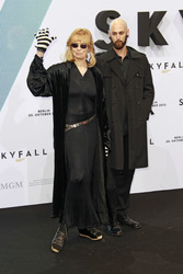 Veruschka Gräfin von Lehndorff mit Begleitung