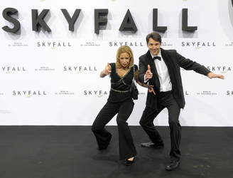 Isabel Edvardsson mit Begleitung