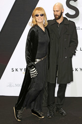 Veruschka Gräfin von Lehndorff mit Begleitung