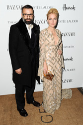 Gillian Anderson mit Begleitung