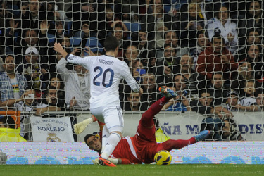 Gonzalo Higuain, Roberto