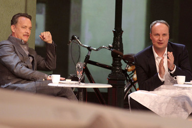 Tom Hanks, Oliver Welke