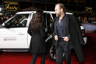 Hugo Weaving