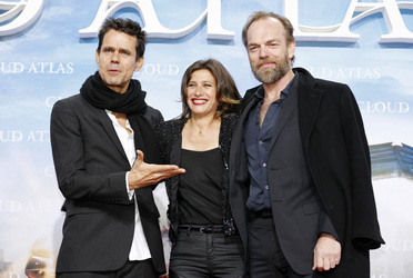 Tom Tykwer mit Gattin Marie Steinmann, Hugo Weaving