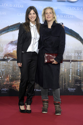 Aylin Tezel, Anika Decker