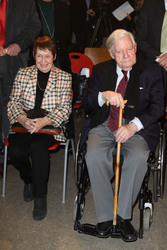 Helmut Schmidt mit Lebensgefährtin Ruth Loah
