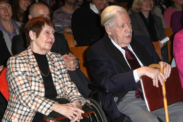 Helmut Schmidt mit Lebensgefährtin Ruth Loah