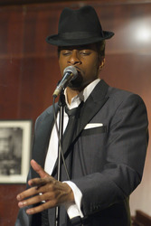 Jay Marsh als Sammy Davis Jr.