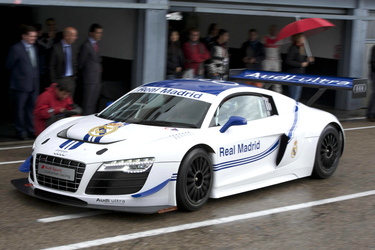 Audi R8 LMS in den Real Madrid Farben