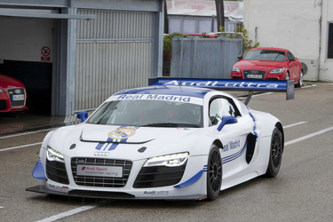 Audi R8 LMS in den Real Madrid Farben