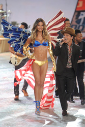 Lily Aldridge, Bruno Mars