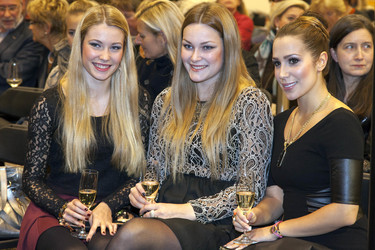 Amelie Klever mit Schwester Maren Klever, Melanie Schmitt