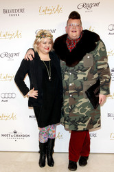 Betty Amrhein mit Begleitung