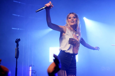 Carolin Niemczyk (Glasperlenspiel)