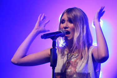 Carolin Niemczyk (Glasperlenspiel)