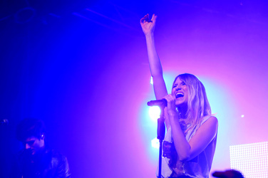 Daniel Grunenberg, Carolin Niemczyk (Glasperlenspiel)