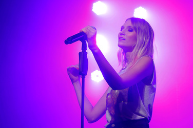 Carolin Niemczyk (Glasperlenspiel)