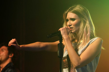 Carolin Niemczyk (Glasperlenspiel)