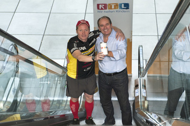 Joey Kelly, Wolfram Kons