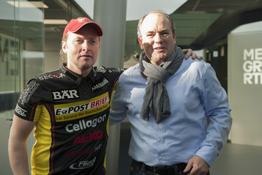 Joey Kelly, Wolfram Kons