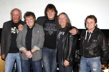 Peter 'Eingehaengt' Meyer, Dieter 'Quaster' Hertrampf, Dieter 'Maschine' Birr, Peter 'Bimbo' Rasym, Klaus Scharfschwerdt (Puhdys)